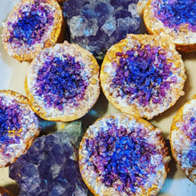 Load image into Gallery viewer, Geode Bath Bombs - Peaches and Pearls Eureka
