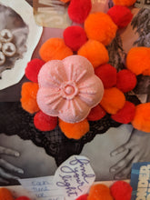 Load image into Gallery viewer, Fizzy Bath Bomb - Peaches and Pearls Eureka

