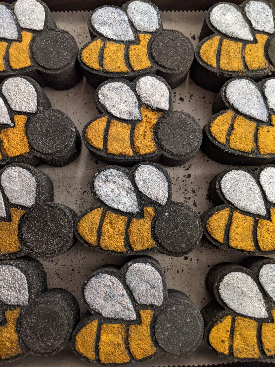 Bee Bath Bombs - Peaches and Pearls Eureka
