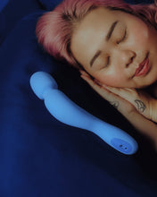 Load image into Gallery viewer, Dame Com Wand - Peaches and Pearls Eureka
